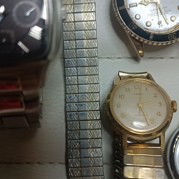 Watches - Picture 4 of 5